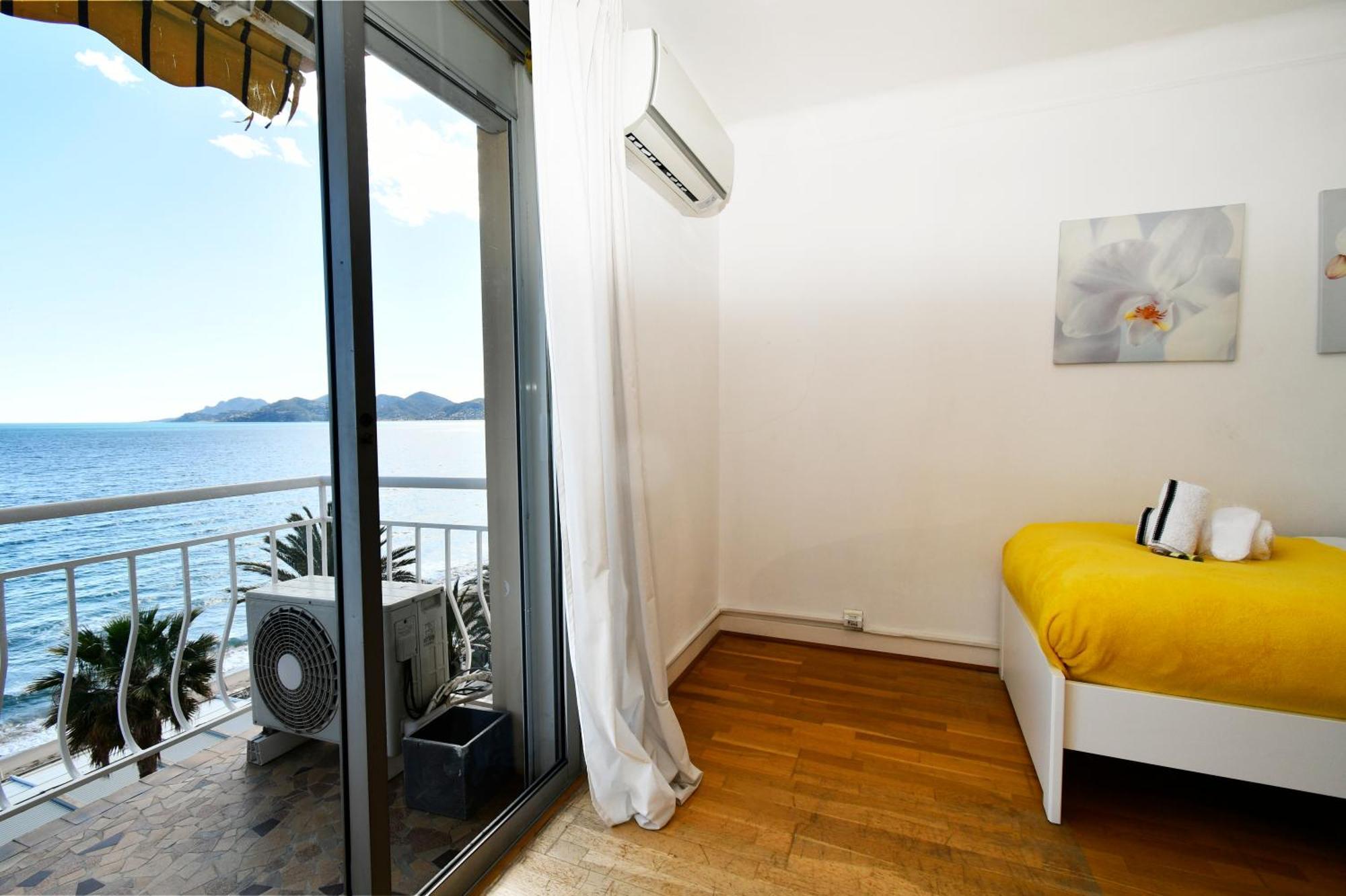 Plage Du Midi- Vue Sur Mer Standing Presta Cannes Exterior photo